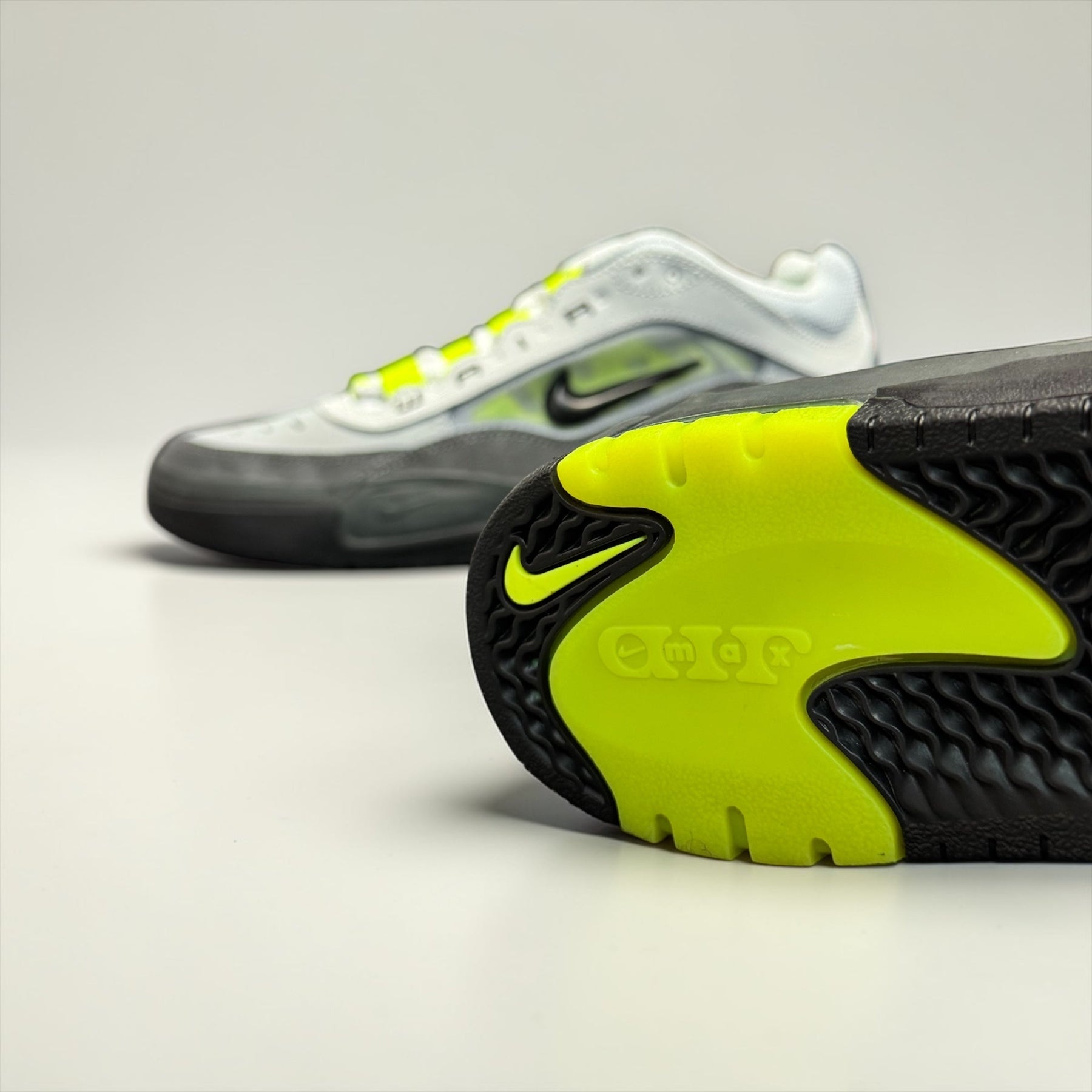 Nike SB Neon Air Max Ishod Air Max Month