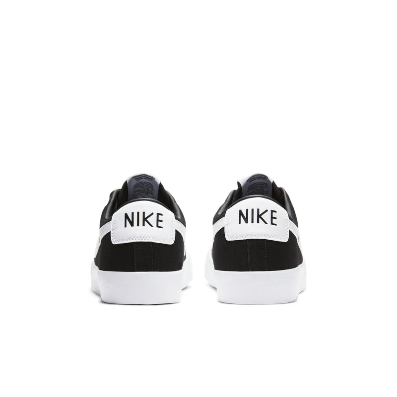Nike SB Zoom Blazer Low Pro GT – Black/White-Black-Gum Light Brown