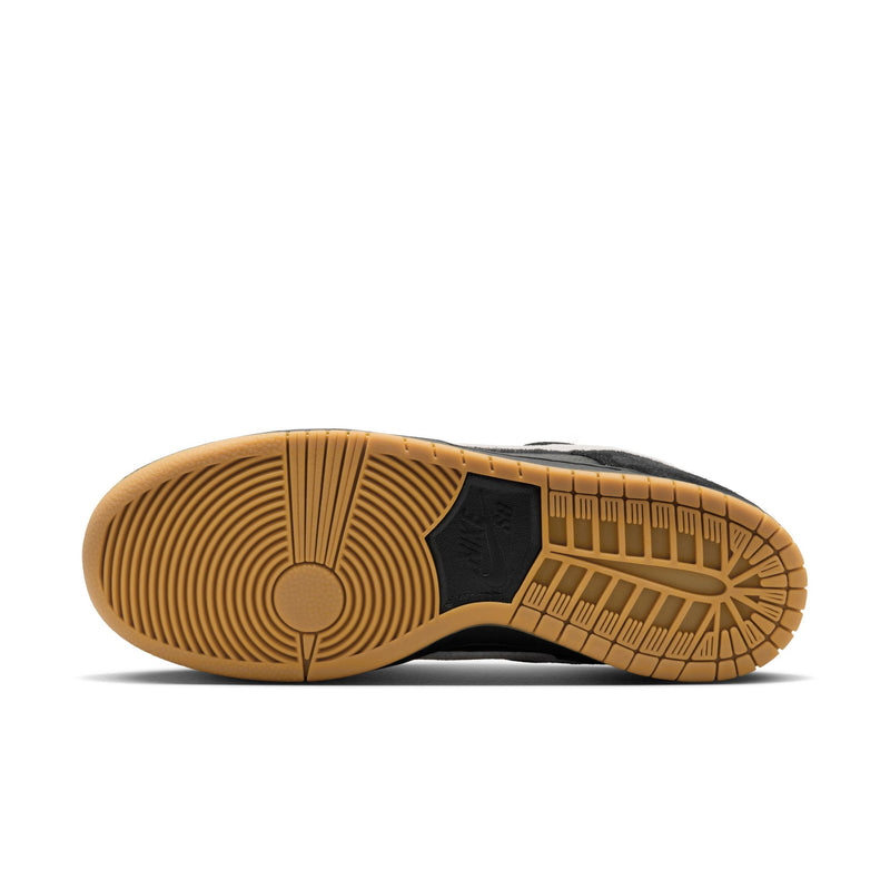 Nike SB Dunk Low Pro - Black/White/Black/Gum