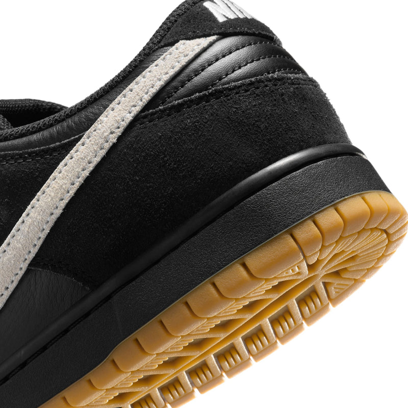 Nike SB Dunk Low Pro - Black/White/Black/Gum
