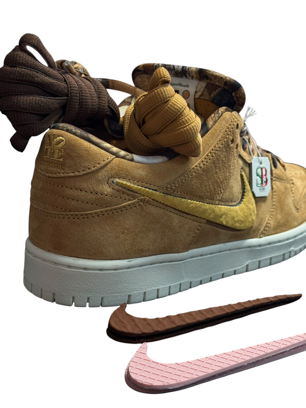 Nike SB Dunk Low Pro QS - Flax/Honeycomb-Summit White