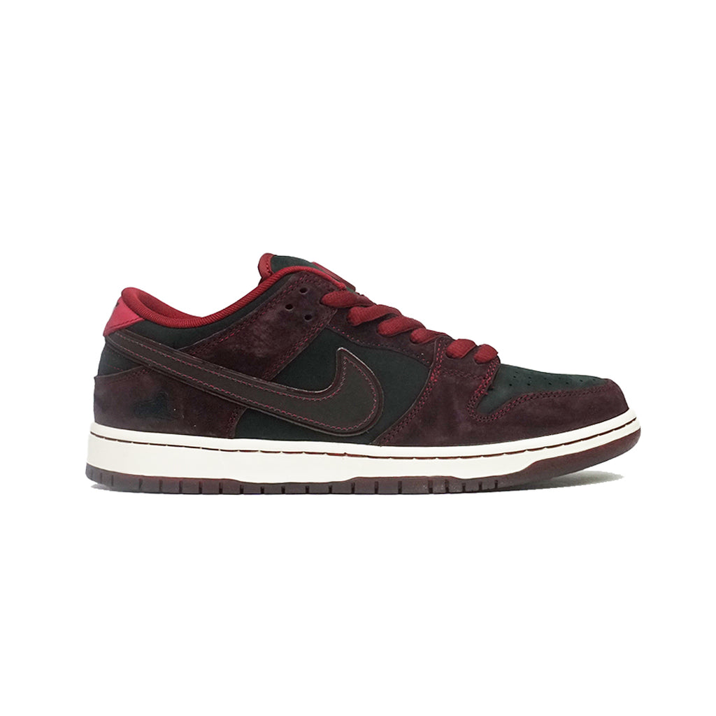 Nike SB Dunk Low Pro "Riot Skateshop" - Mahogany/Team Red