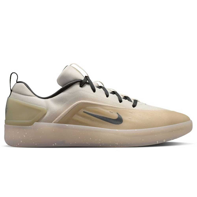 Nike SB Zoom Nyjah 4 -  Desert Khaki/Dark Smoke Grey